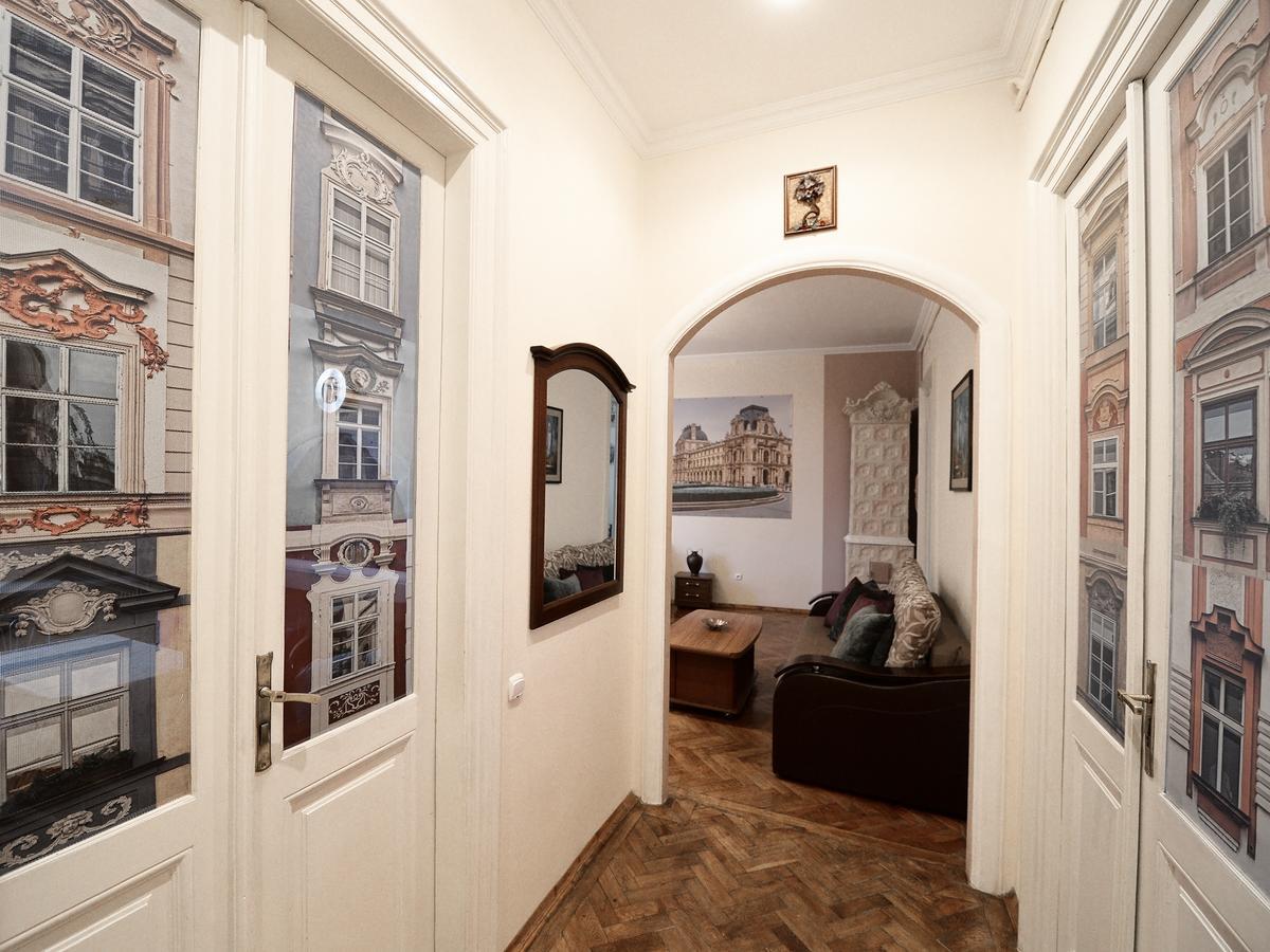 The Historical Family Nest In City Centre Львов Экстерьер фото