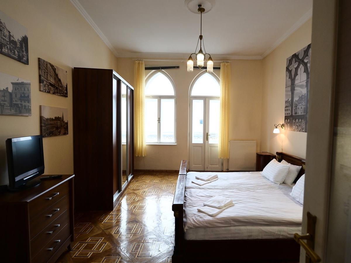 The Historical Family Nest In City Centre Львов Экстерьер фото