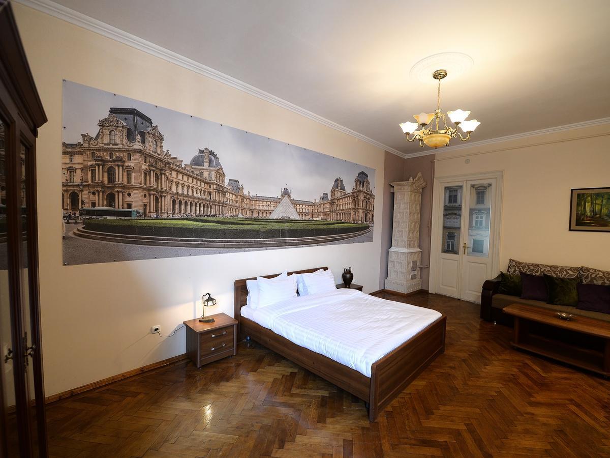 The Historical Family Nest In City Centre Львов Экстерьер фото